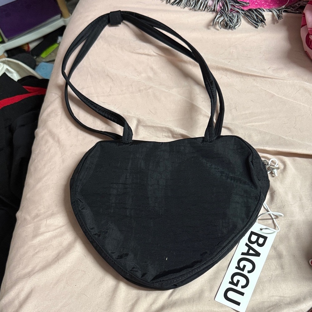 BAGGU Black Heart-Shaped Bag